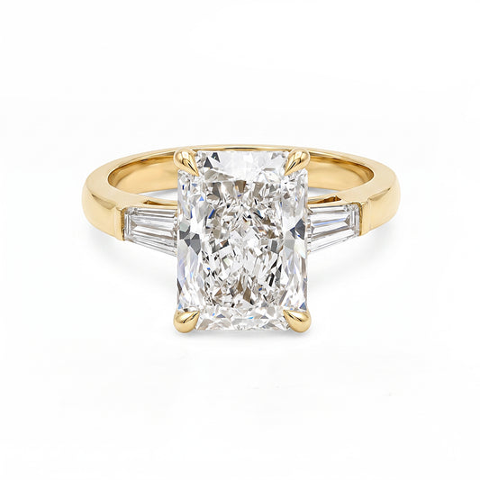 Diamonds Internationals stunnng Elara diamond engagement ring. Crafte by our master jewellers, sure to impress for  a lifetime