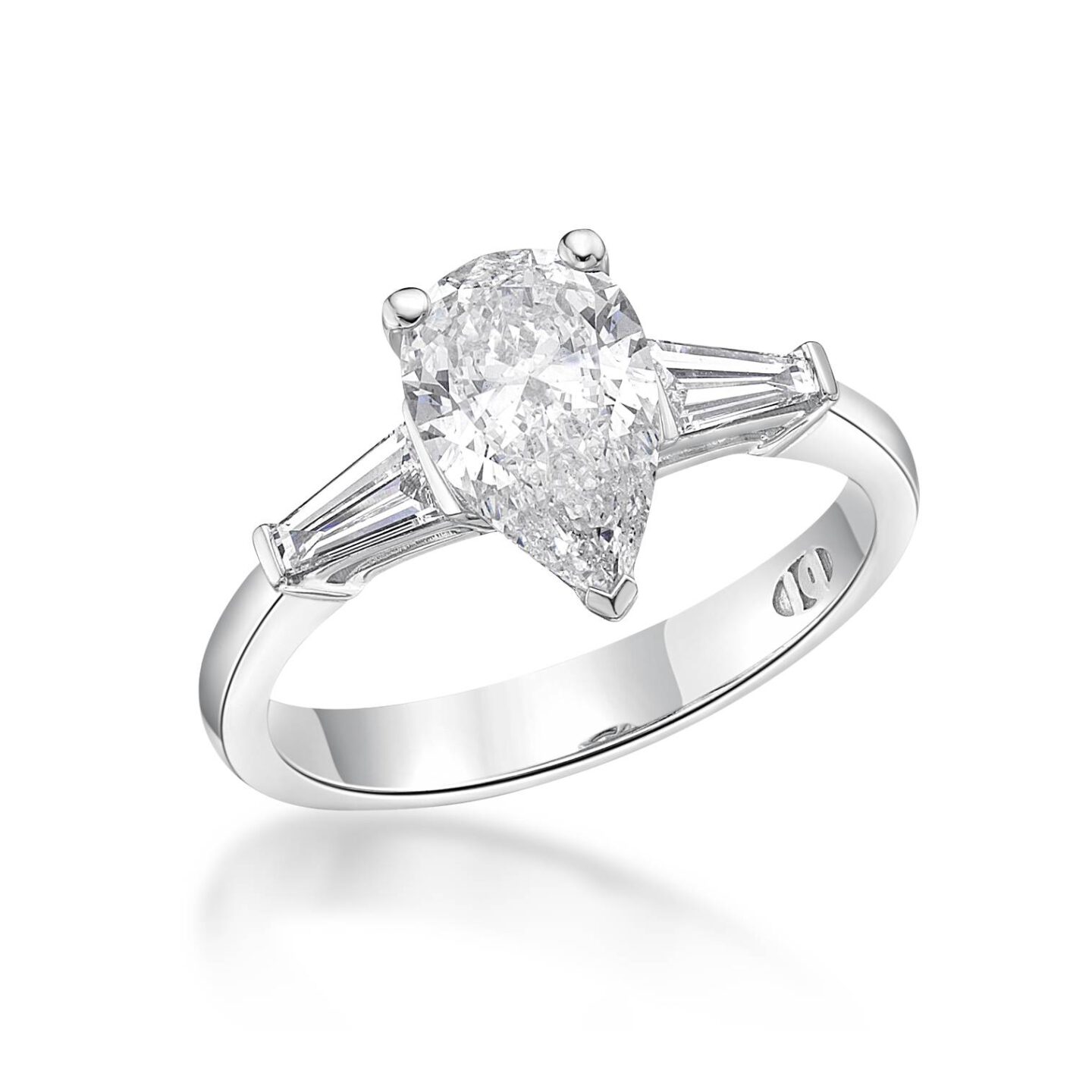 Elara – Pear Cut Diamond Engagement Ring