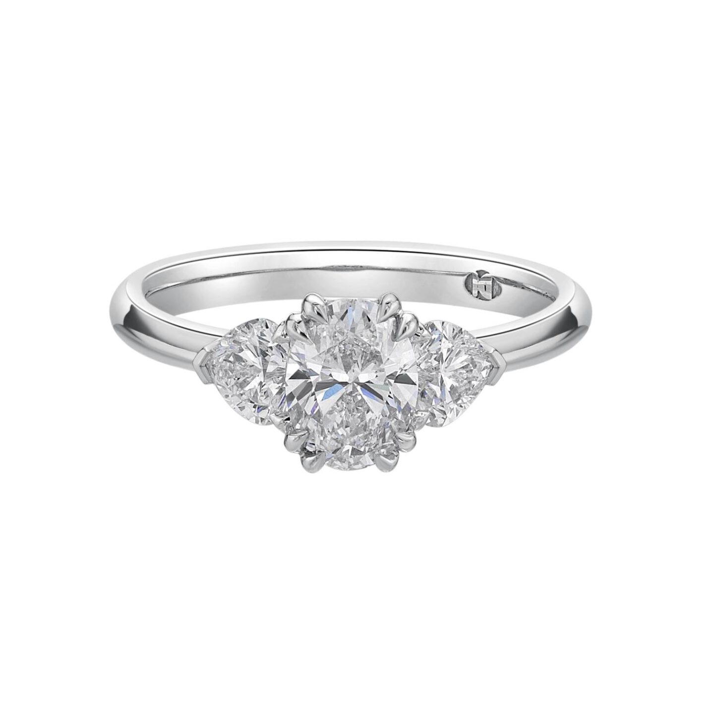 Lasya – Oval Cut Diamond Engagement Ring
